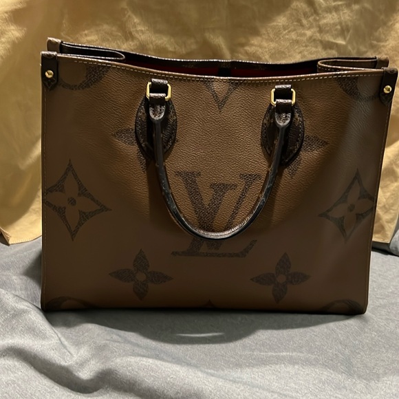 Authentic Louis Vuitton onthego MM reverse - Picture 3 of 16